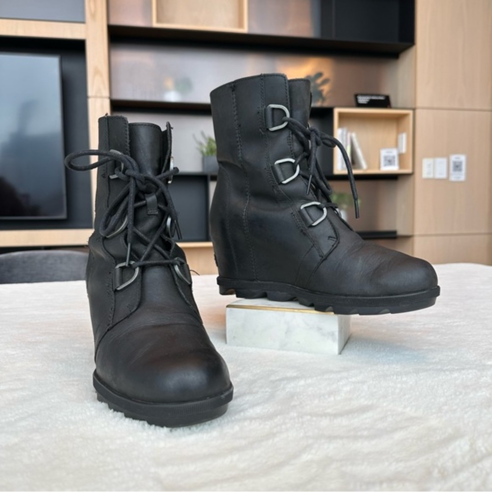 Sorel Joan of Arctic Wedge Leather Black Bootie US 9.5 UK 7.5 EU 40.5